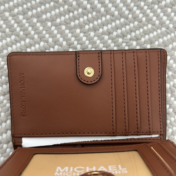 Michael Kors Wallet (Brand new) - Picture 5 of 9